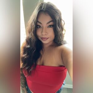 Meet your Posher, Maxine